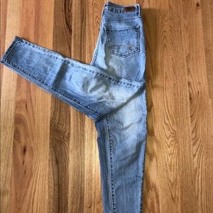 Denizen Levi’s Cropped Mom Jeans